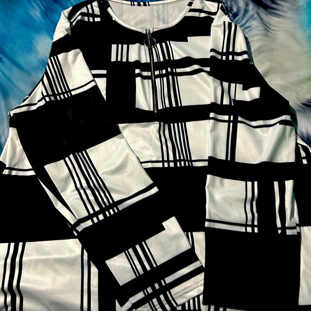 Black and White Geometric Patterned Top